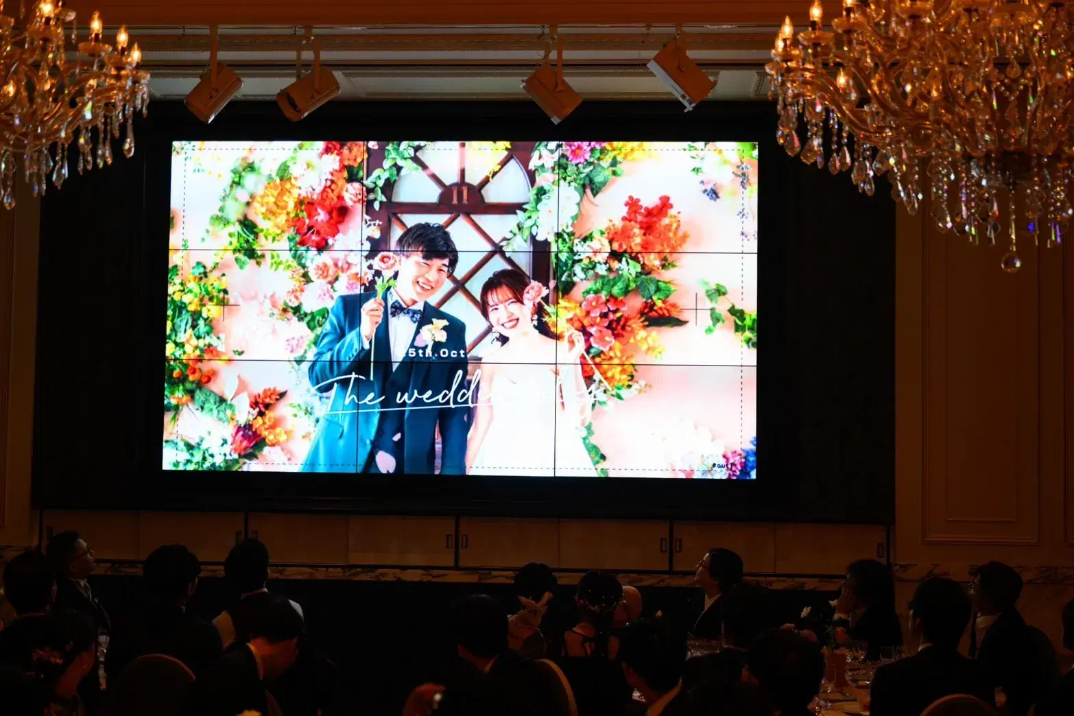 披露宴の雰囲気やテーマと統一させる